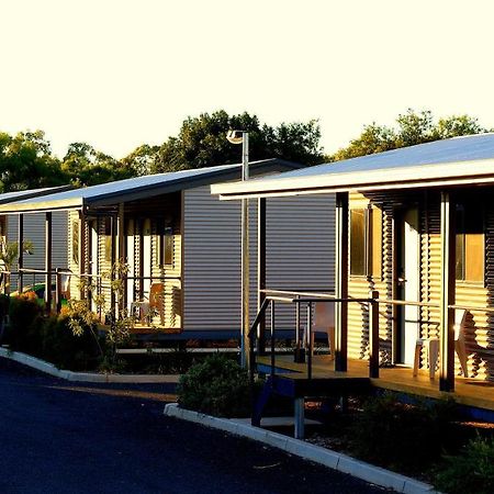 Pritchard Road Country Resort Emerald Buitenkant foto