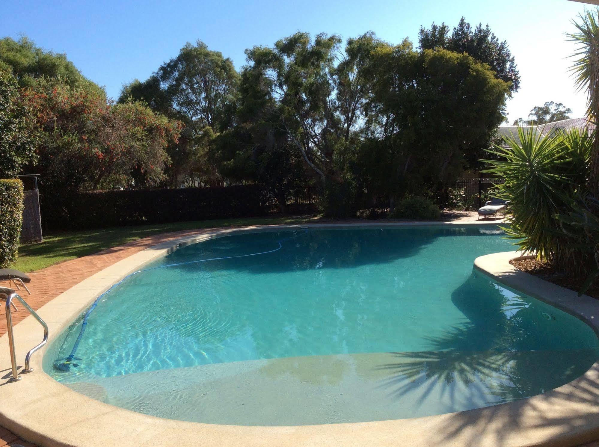 Pritchard Road Country Resort Emerald Buitenkant foto